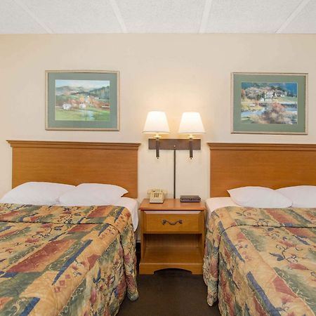פרדריקסבורג Garden Inn Fredricksburg South מראה חיצוני תמונה